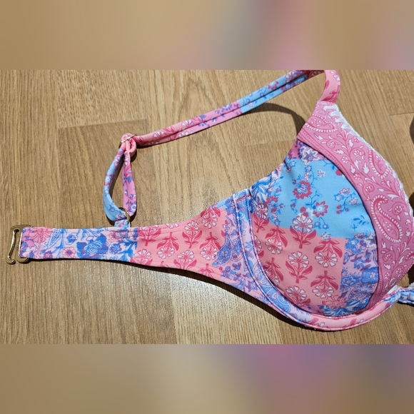 Hollister Embroidered Stitch Plunge Underwire bikini Top PINK FLORAL XXS - Picture 8 of 9